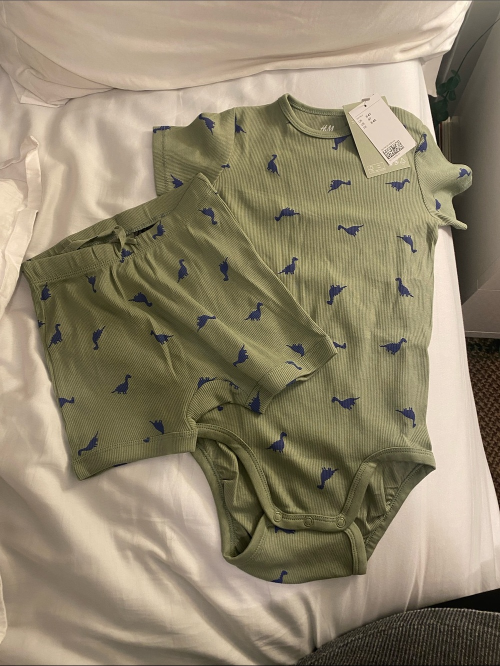 NWT H&M Olive Green toddler boy Bodysuit and Shorts with Navy Dino Print
